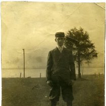 4b Stockdale - 003 004 V - Unidentified & Buildings